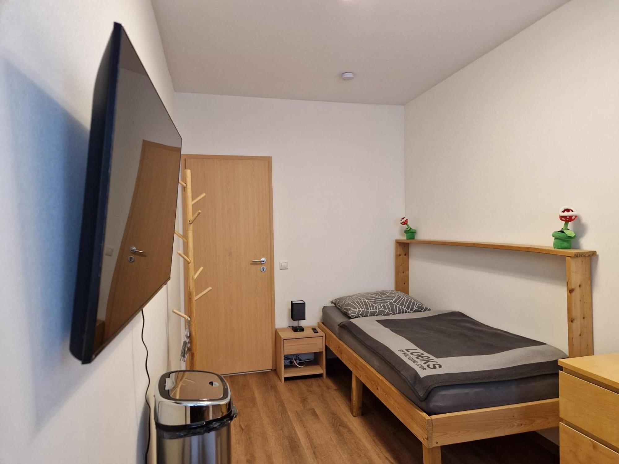 Einzelzimmer In Ruhiger Lage --- Check-In Mit Schluesselkasten Meppen Luaran gambar